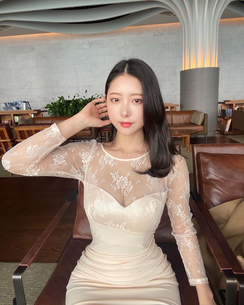 韓國超性感小姐姐「vesper」低胸小洋裝讓畫面好洶湧-第1章-图片12