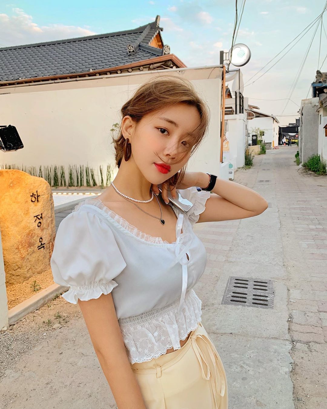 天菜網拍女神「문이」緊身T擠爆雙峰-第1章-图片5