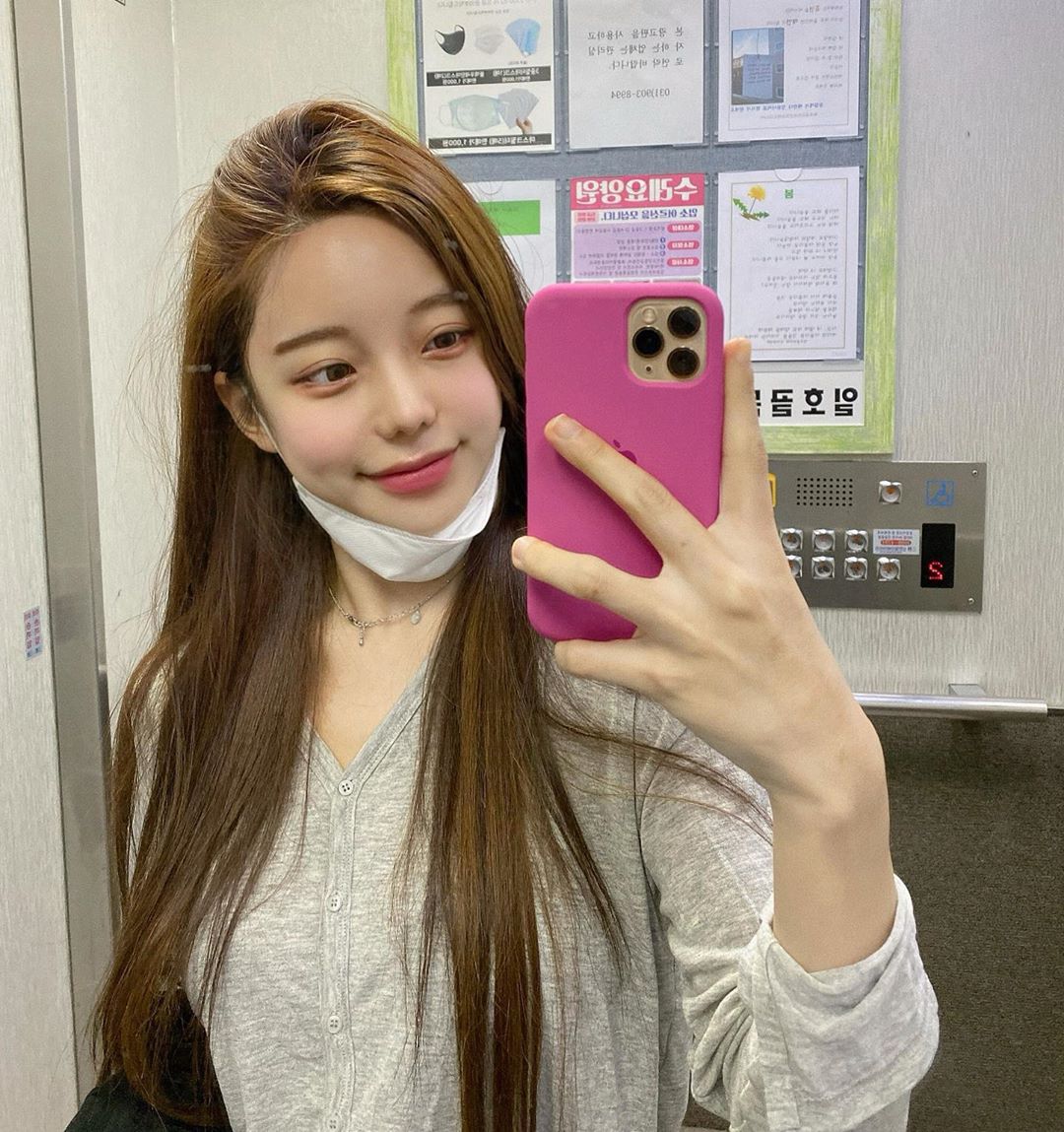 咖啡廳「超胸小姊姊」oxxooi逆天顏值太撩人-第1章-图片7