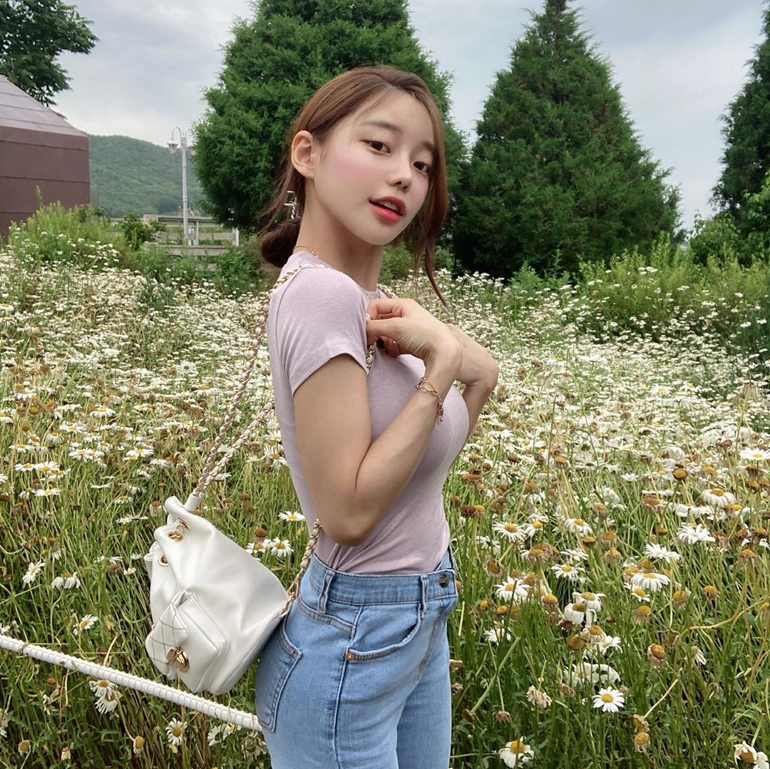 咖啡廳「超胸小姊姊」oxxooi逆天顏值太撩人-第1章-图片24