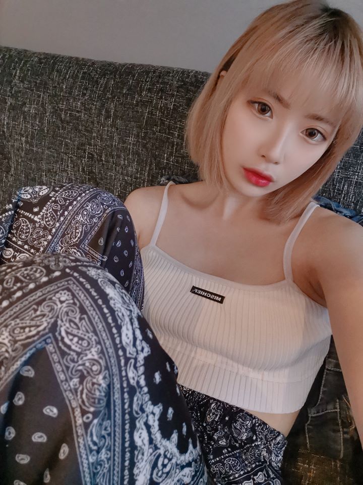 新加坡美腿妹驚天好胸塞爆你的視界！-第1章-图片5