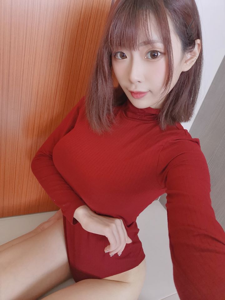 新加坡美腿妹驚天好胸塞爆你的視界！-第1章-图片3