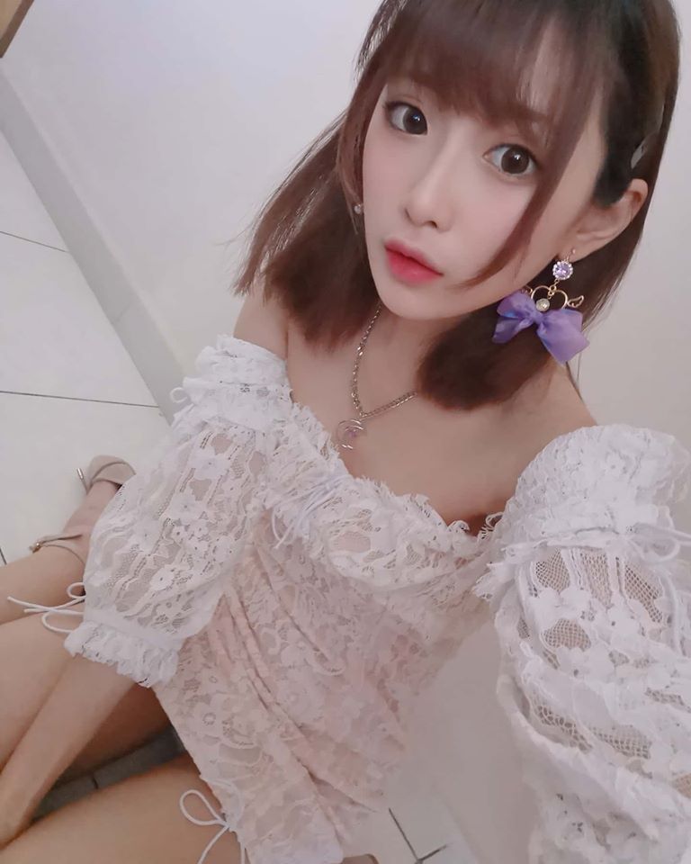 新加坡美腿妹驚天好胸塞爆你的視界！-第1章-图片2