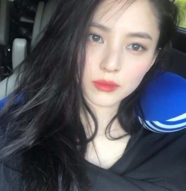 拍《夫妻的世界》爆紅的女星韓素希 慵懶性感氣質引死粉絲