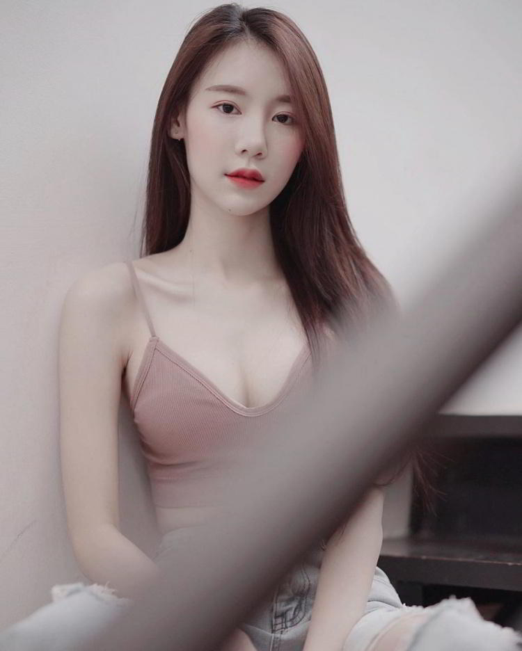 泰國清甜御姐白衣透出形狀想再多看一點！-第1章-图片2