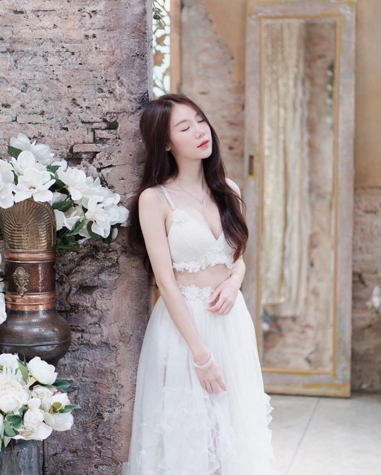 泰國清甜御姐白衣透出形狀想再多看一點！-第1章-图片8