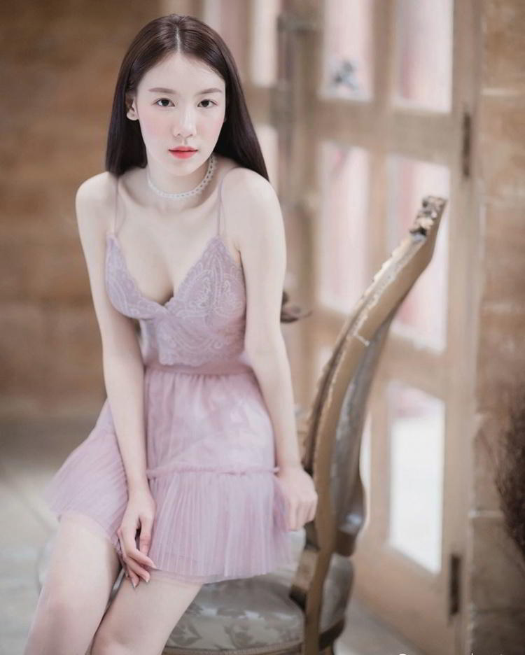 泰國清甜御姐白衣透出形狀想再多看一點！-第1章-图片9