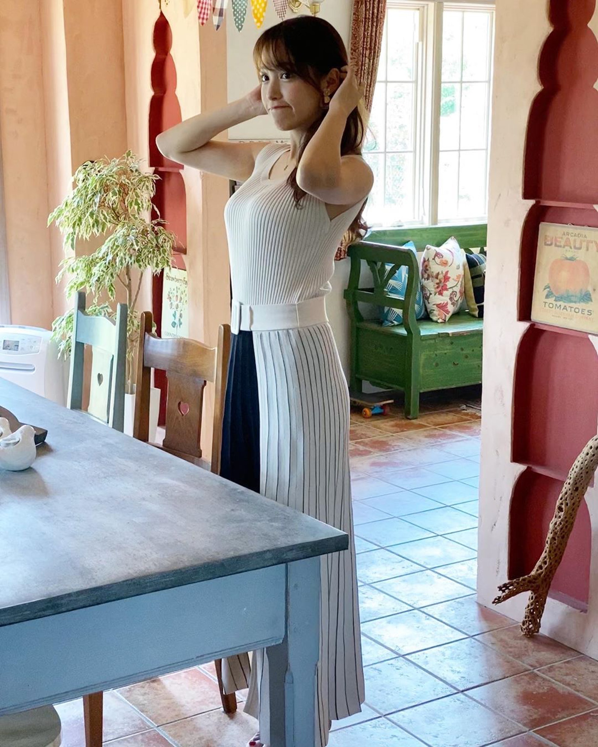 鷲見玲奈首拍養眼寫真　放低雜誌有胸襟-第1章-图片9