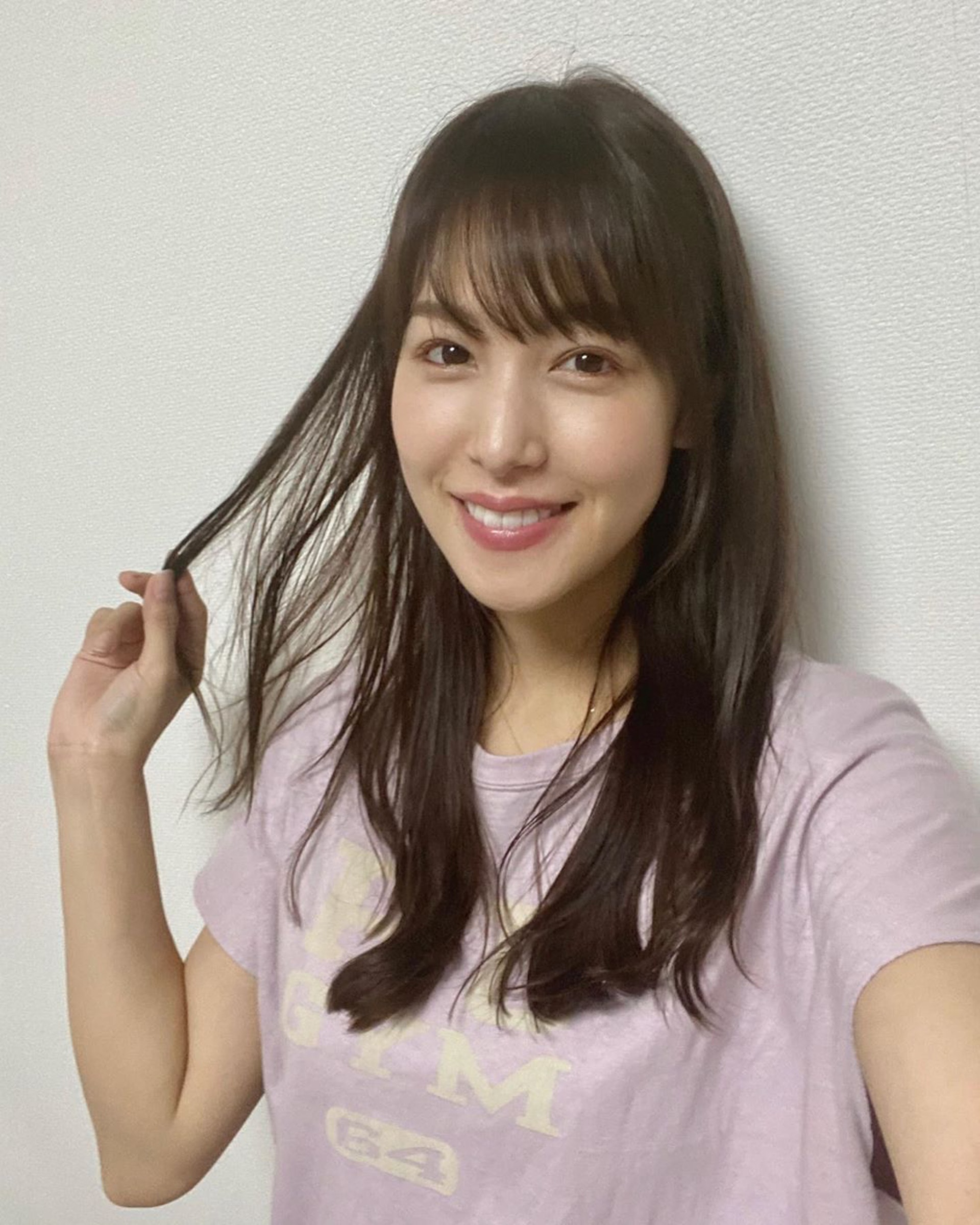 鷲見玲奈首拍養眼寫真　放低雜誌有胸襟-第1章-图片11