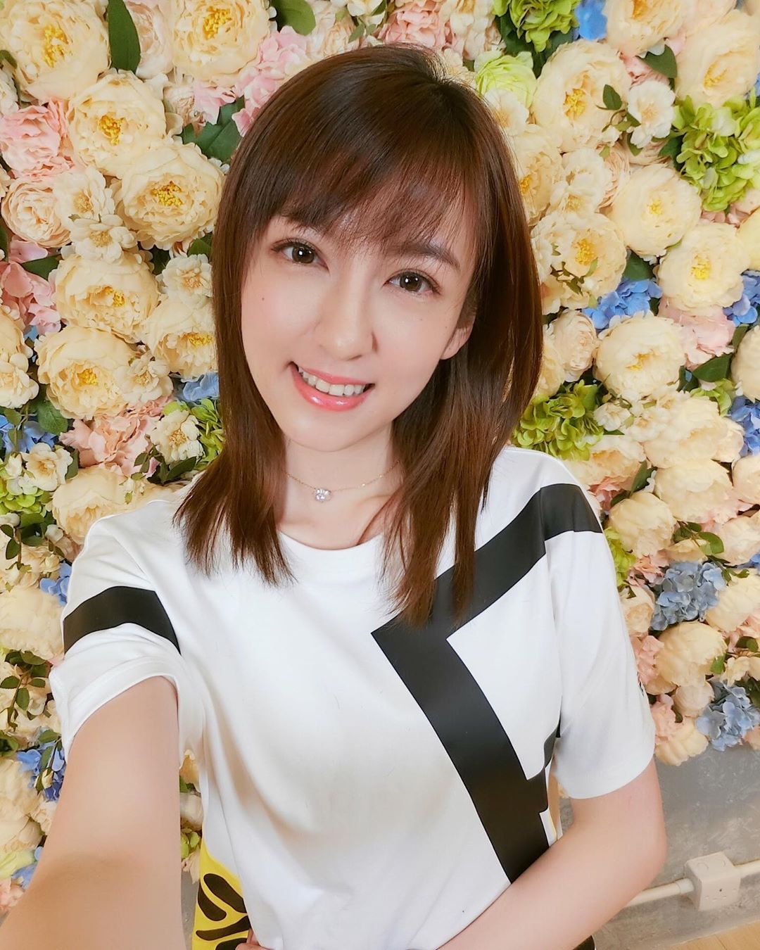 正妹主播甜美笑容和惹火身材走紅-第1章-图片16