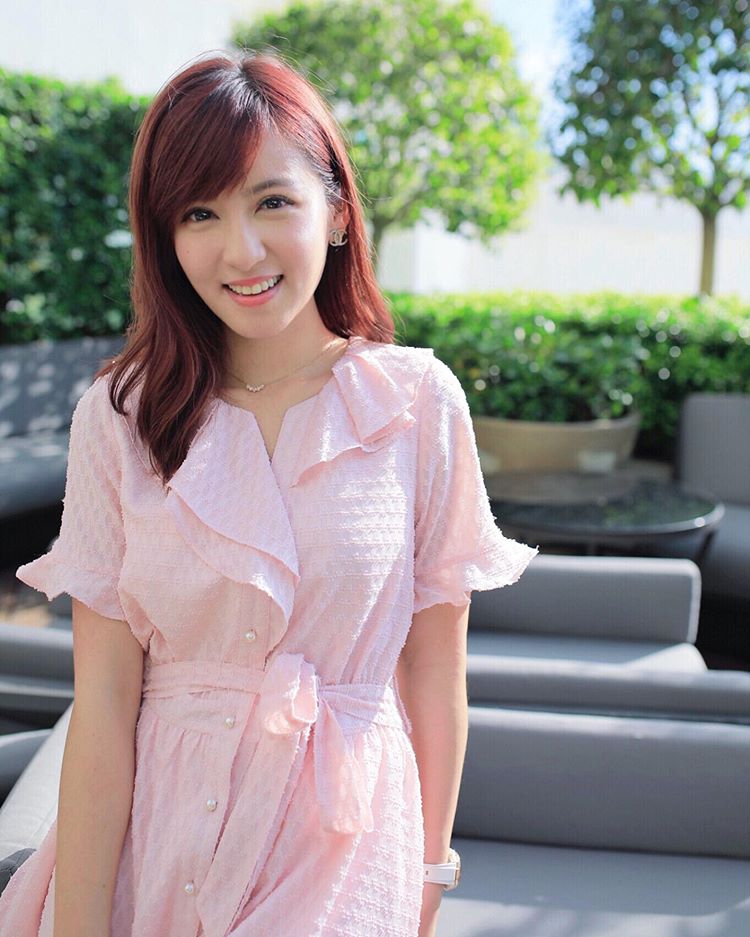 正妹主播甜美笑容和惹火身材走紅-第1章-图片4