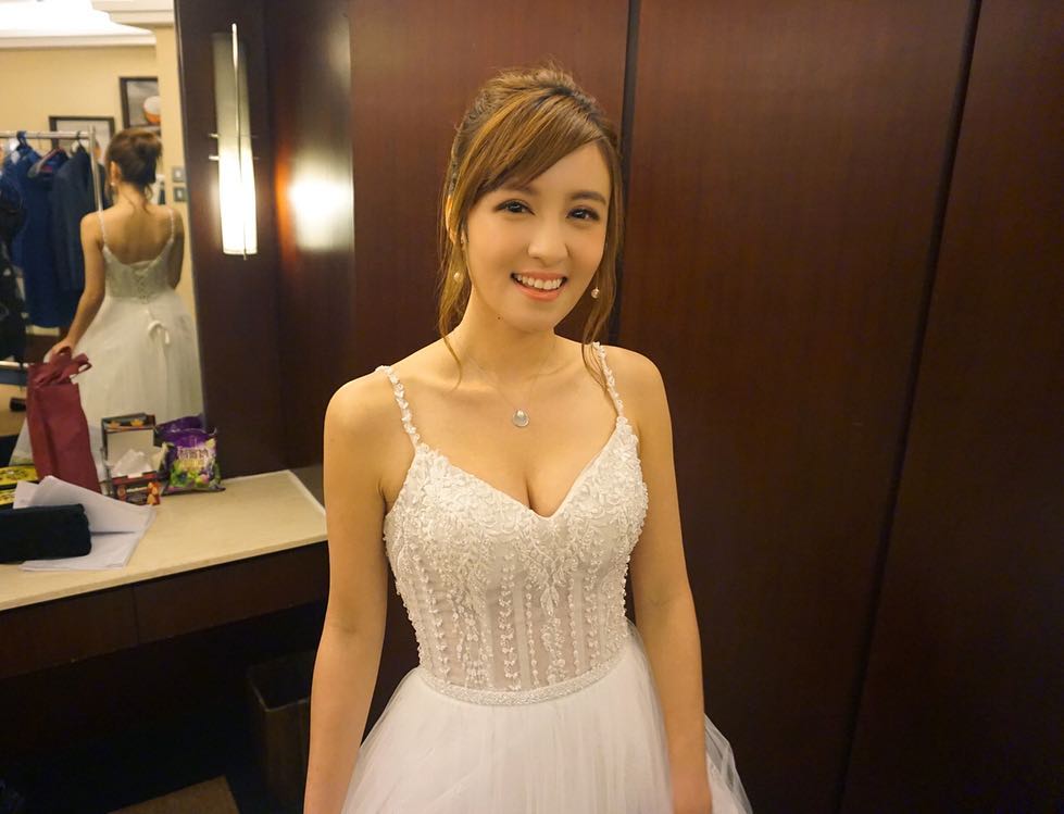 正妹主播甜美笑容和惹火身材走紅-第1章-图片3