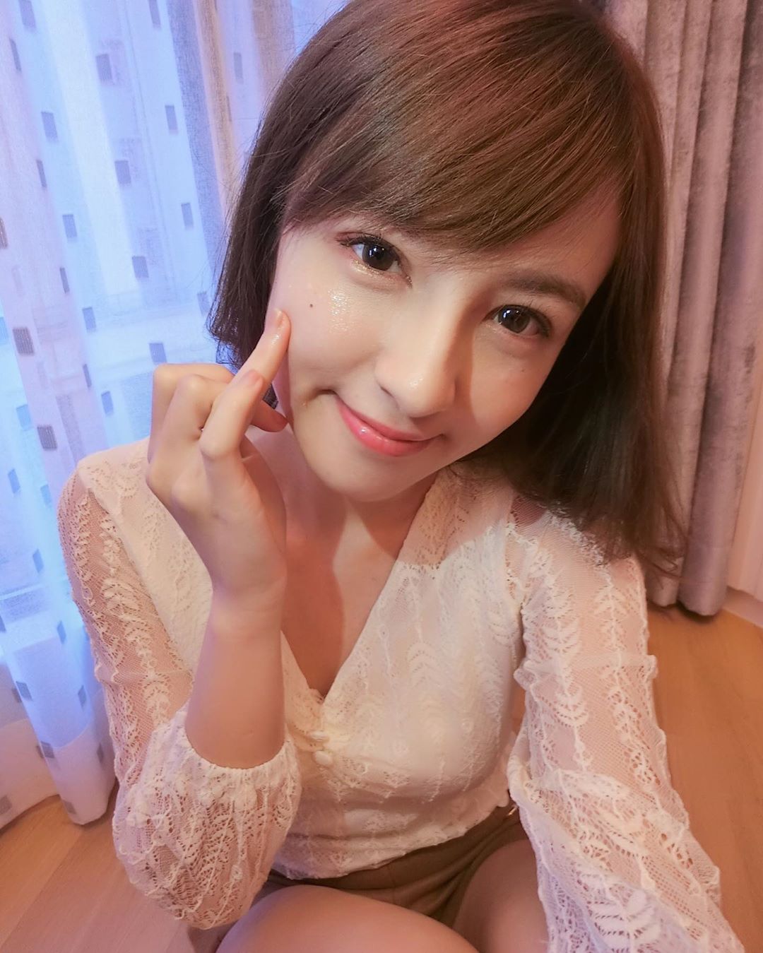 正妹主播甜美笑容和惹火身材走紅-第1章-图片5