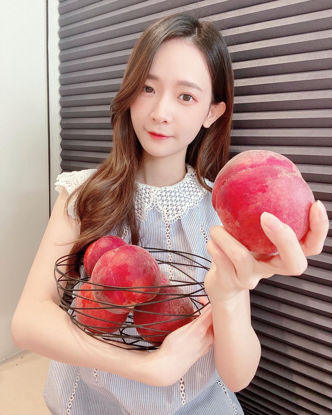 Ladies and gentlemen, look at the second time of love.-第1章-图片2