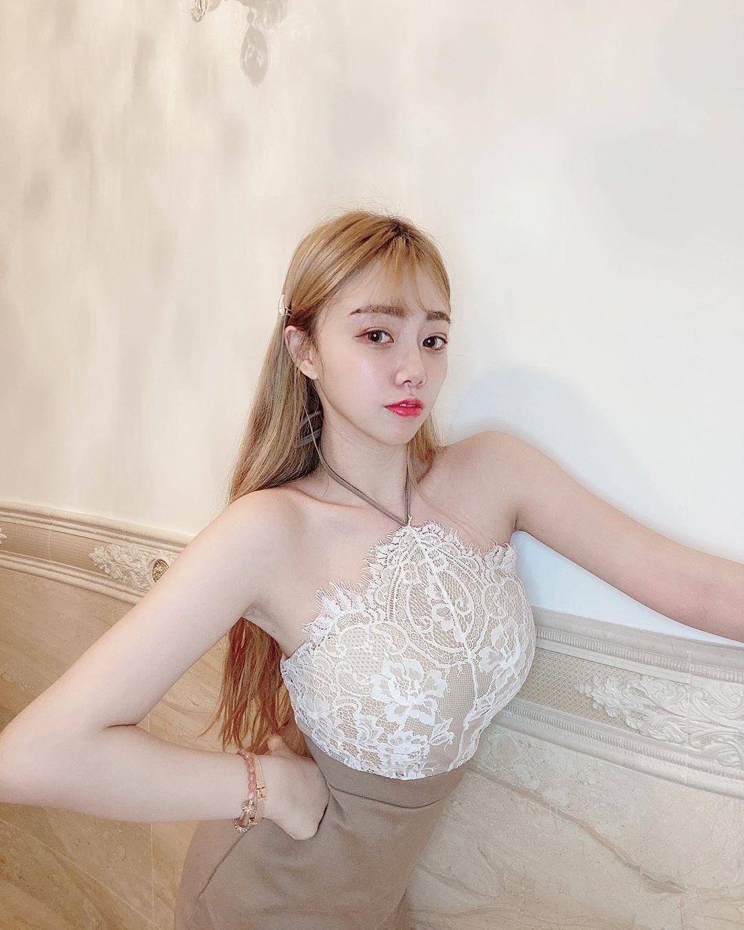 美米Vanessa 超兇身材就快要從衣服中滿出-第1章-图片14