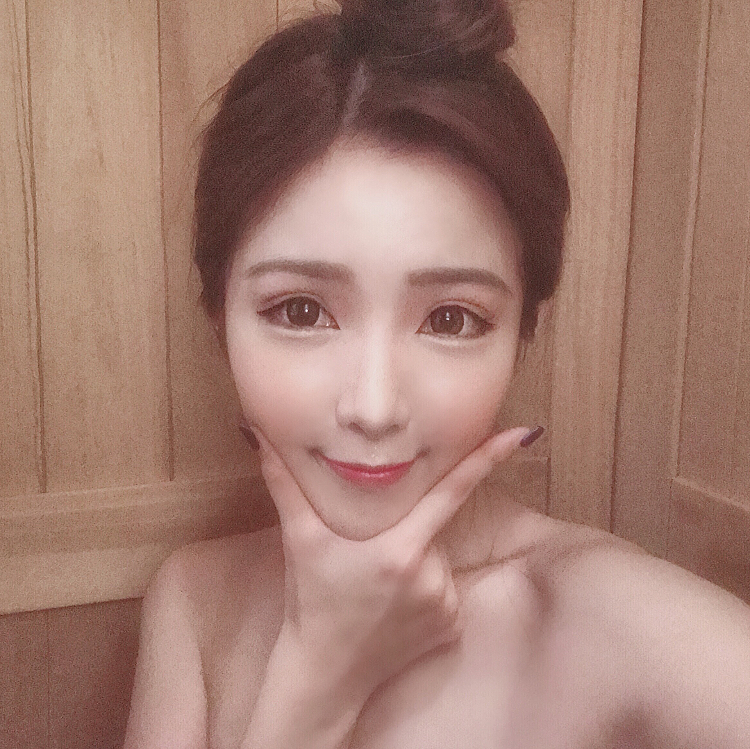 Chloe 完美比例讓人情不自禁-第1章-图片1
