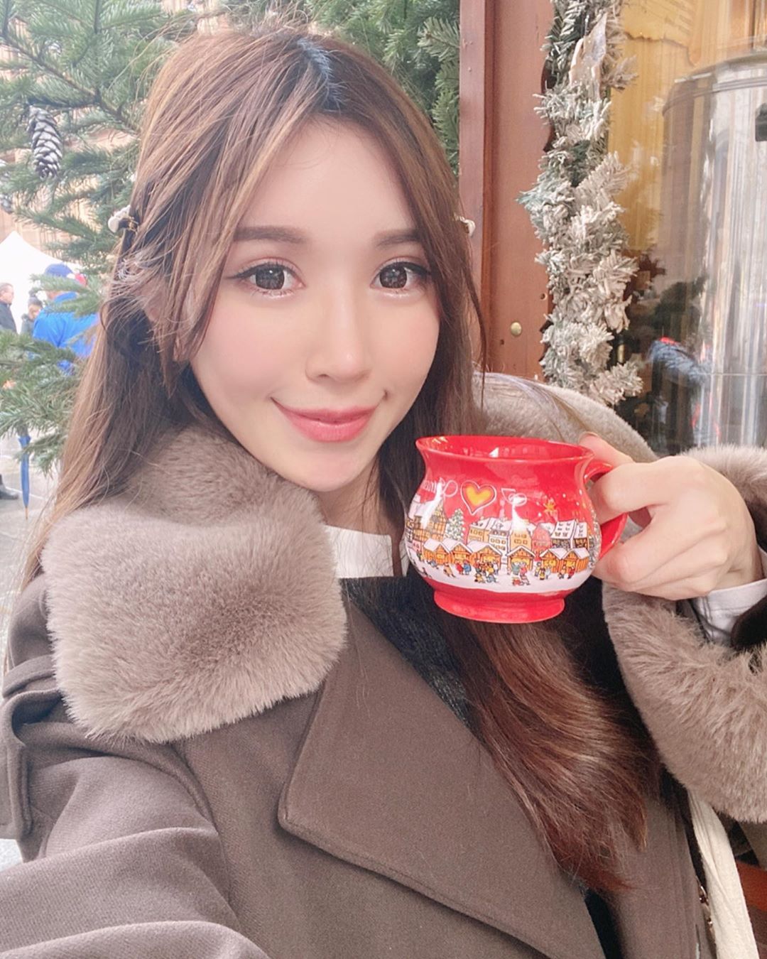 Resa snow white skin overwhelming face color is too violent-第1章-图片2