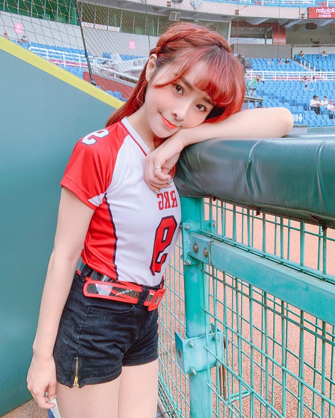 張語芯yuxin 「雪白嫩乳」無遮掩:身姿超惹火-第1章-图片4