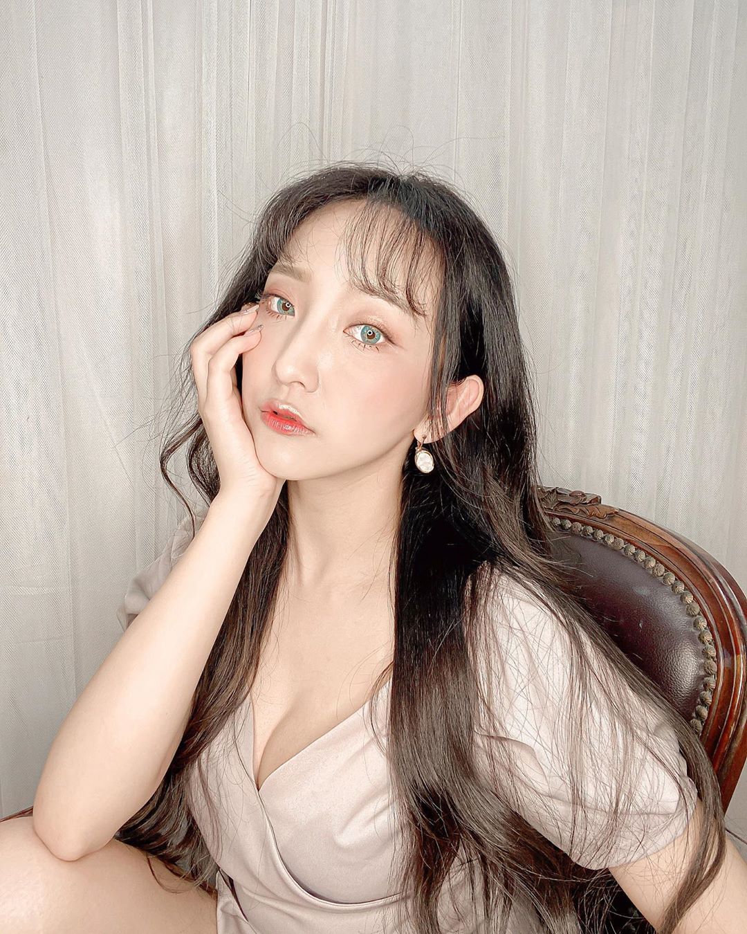 蕎蕎 甜美外型加上巨大車頭燈讓人目光移不開-第1章-图片3