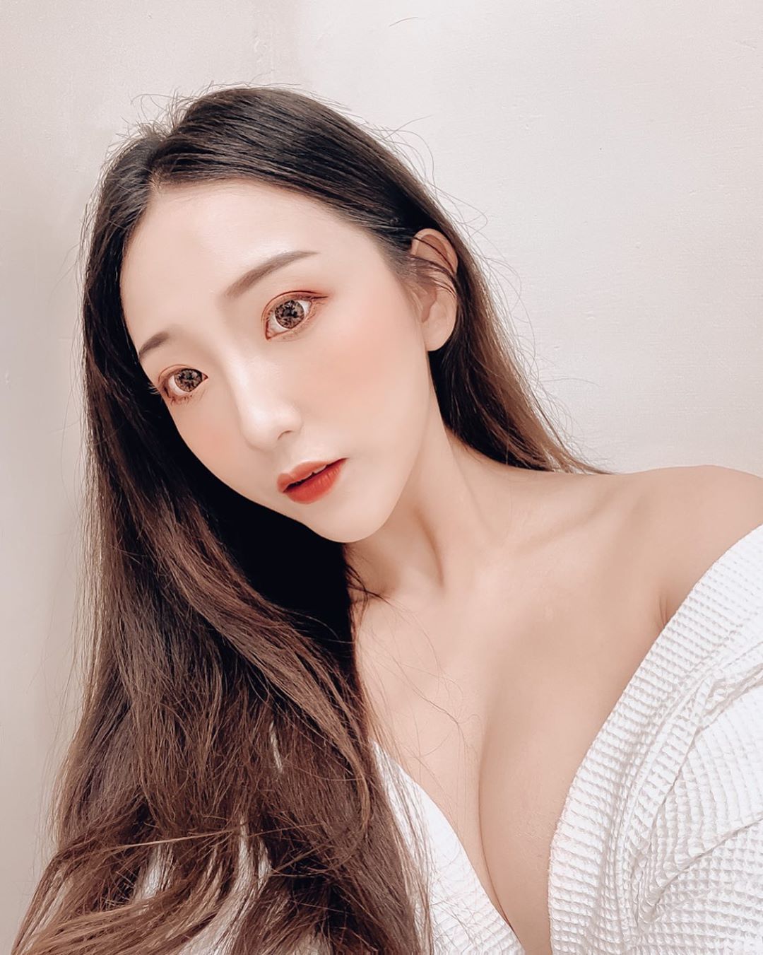 蕎蕎 甜美外型加上巨大車頭燈讓人目光移不開-第1章-图片8