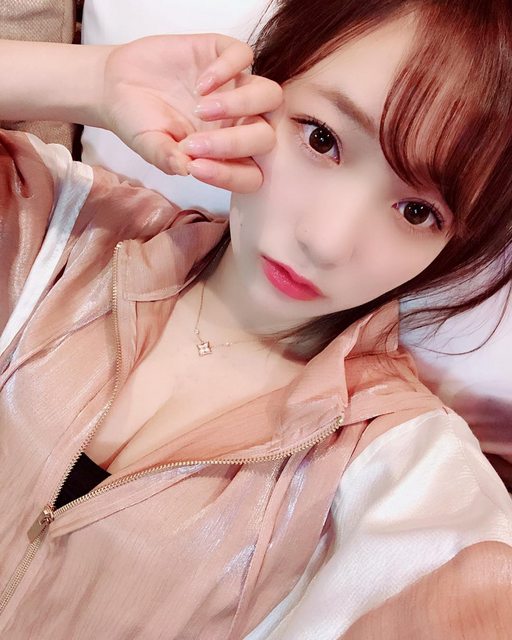 虎牙巨乳正妹 京佳 我想瘋狂跟他大戰-第1章-图片24