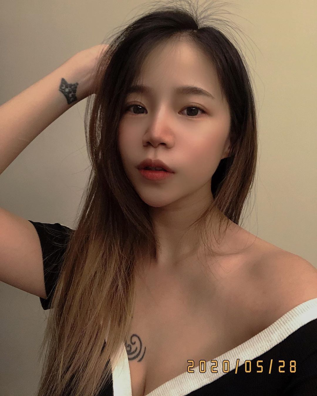 奶糖 軟Q白淨的身材誰受的了啊-第1章-图片5