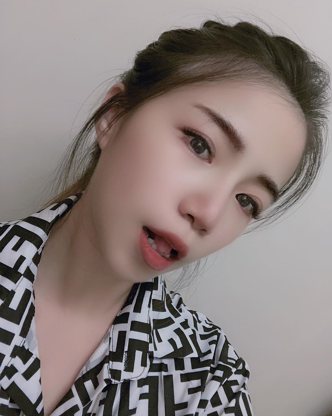 奶糖 軟Q白淨的身材誰受的了啊-第1章-图片9