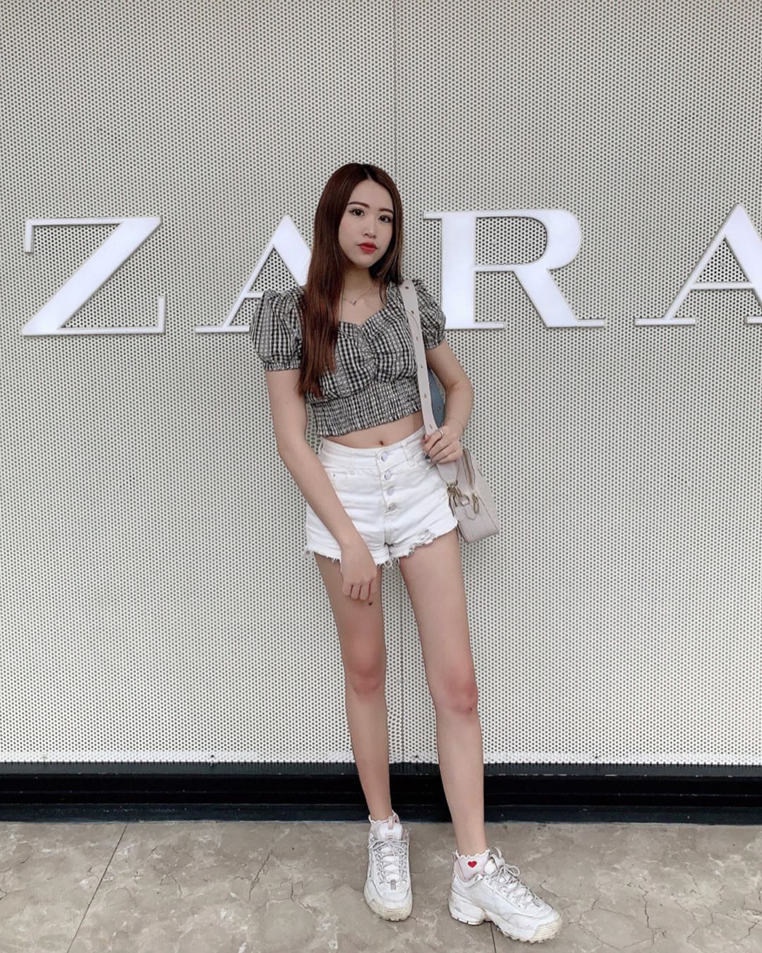 彭喬 穿著很大膽...網狂吃冰淇淋-第1章-图片2