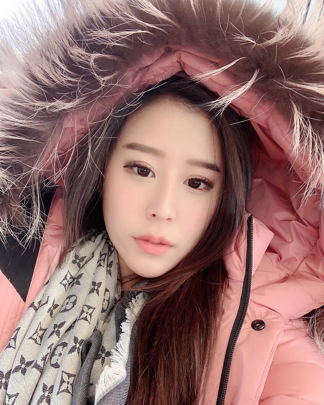 Sunnie chest curves are attractive.-第1章-图片1