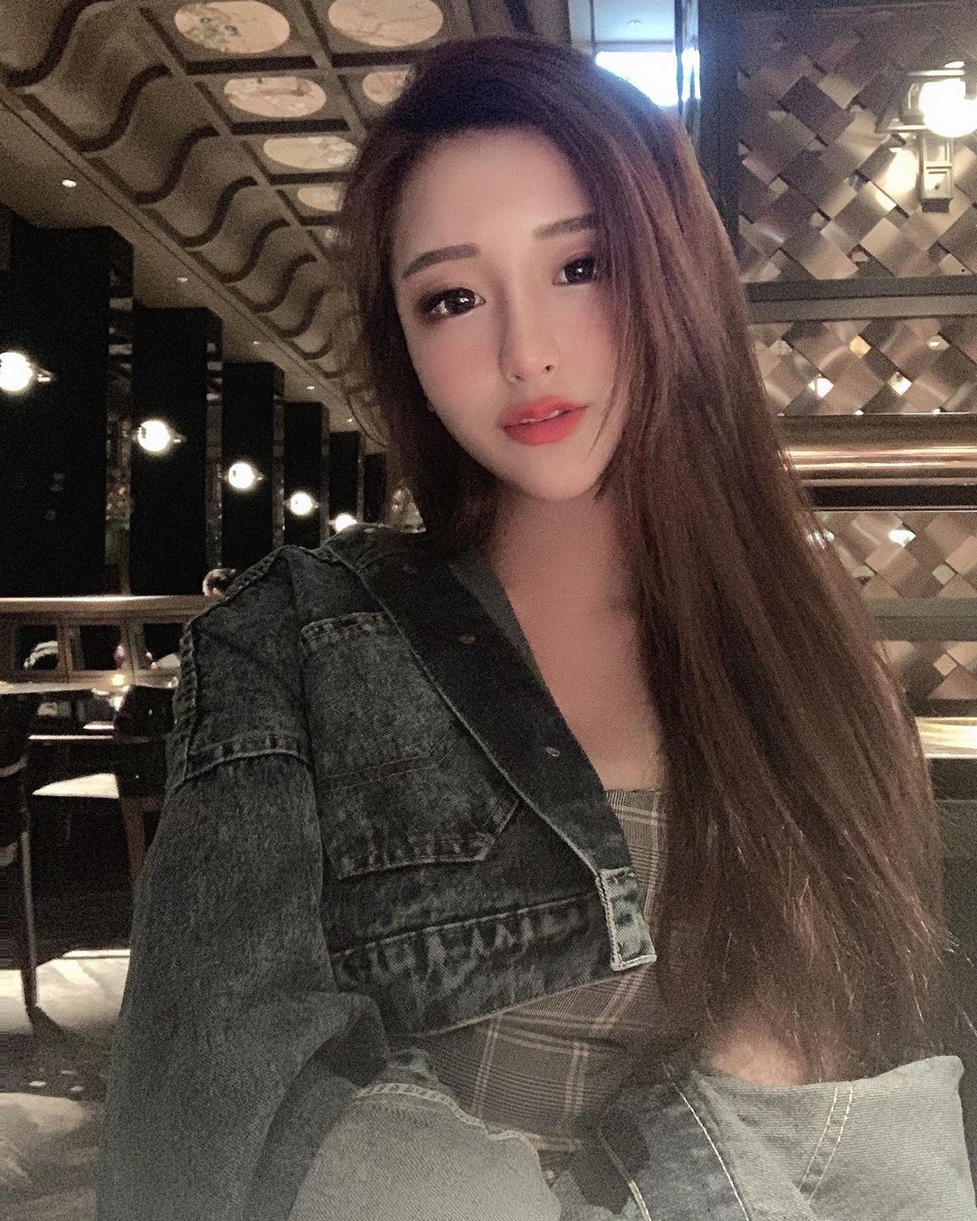 Janeouyang's deep white chest is appealing.-第1章-图片2