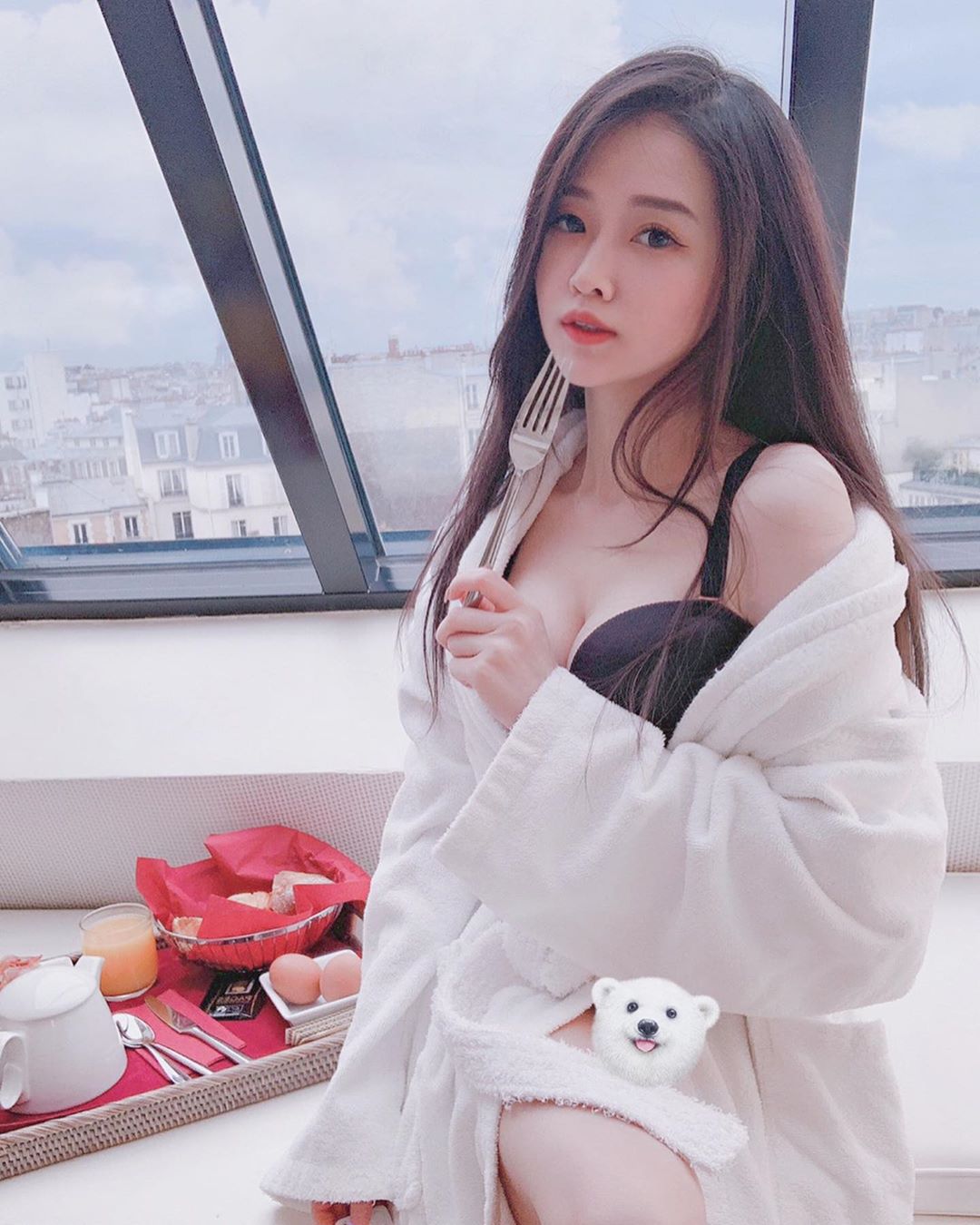 Chiu Tzu 邱邱 大秀兩顆雪白兩粒擋不住-第1章-图片2