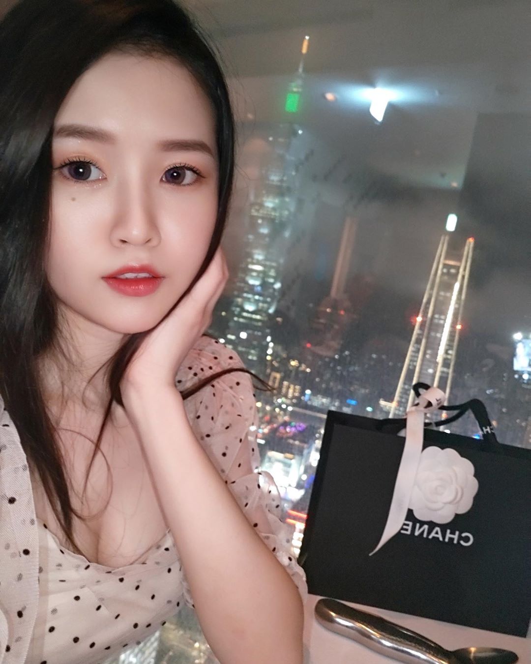 Chiu Tzu 邱邱 大秀兩顆雪白兩粒擋不住-第1章-图片4