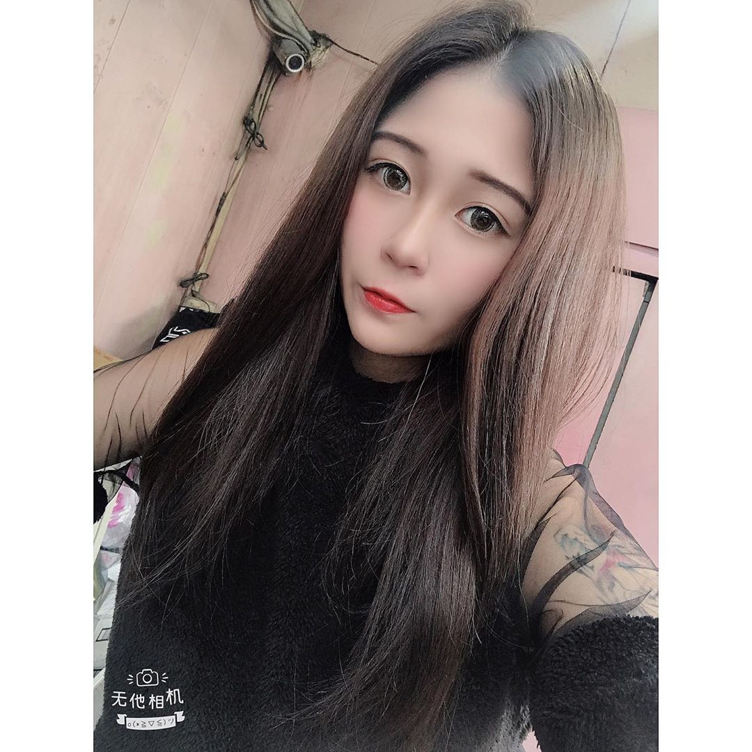 廖佩茹 「飽滿の嫩乳」又白又大 網:意圖使人-第1章-图片2