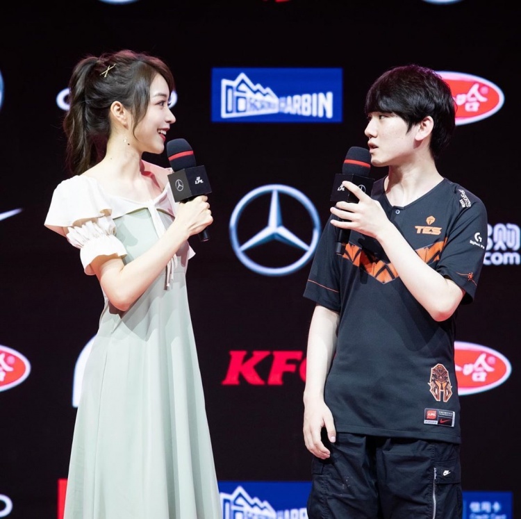 超正！最美電競主持人~余霜YSCandice