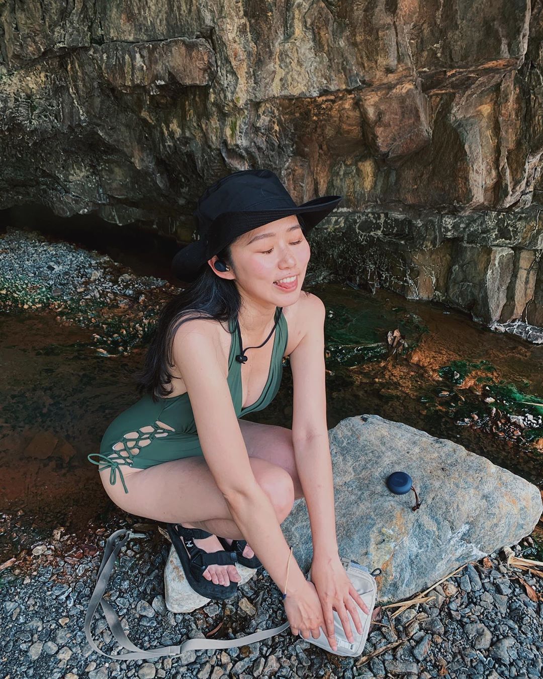 美女獸醫 茜茜 外表清純卻有著凶狠身材-第1章-图片16