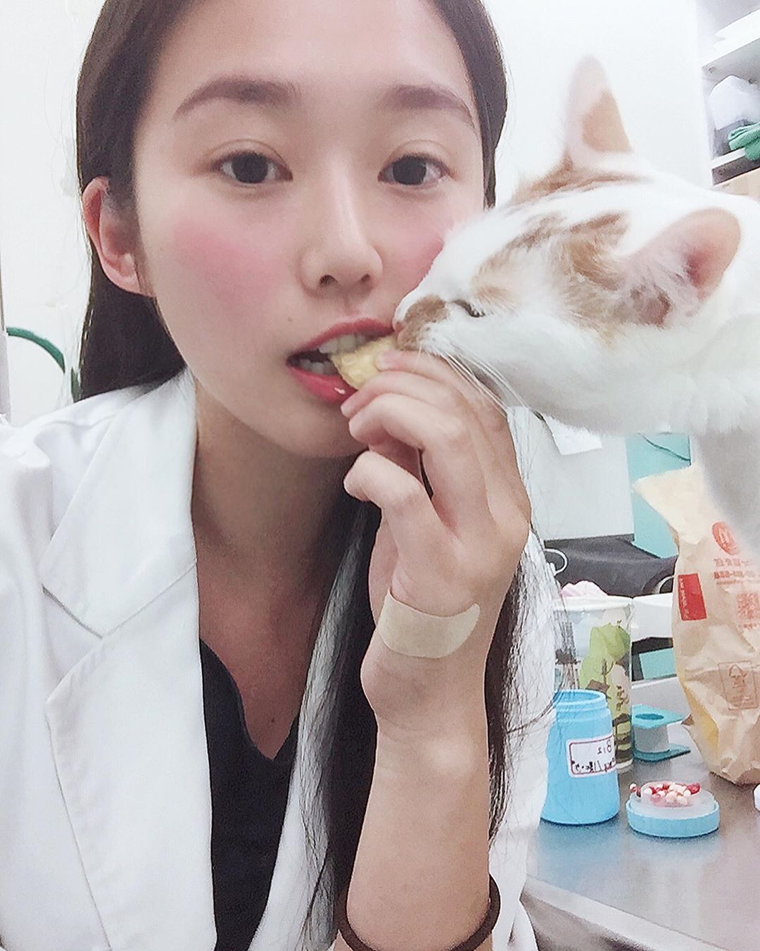 美女獸醫 茜茜 外表清純卻有著凶狠身材-第1章-图片25