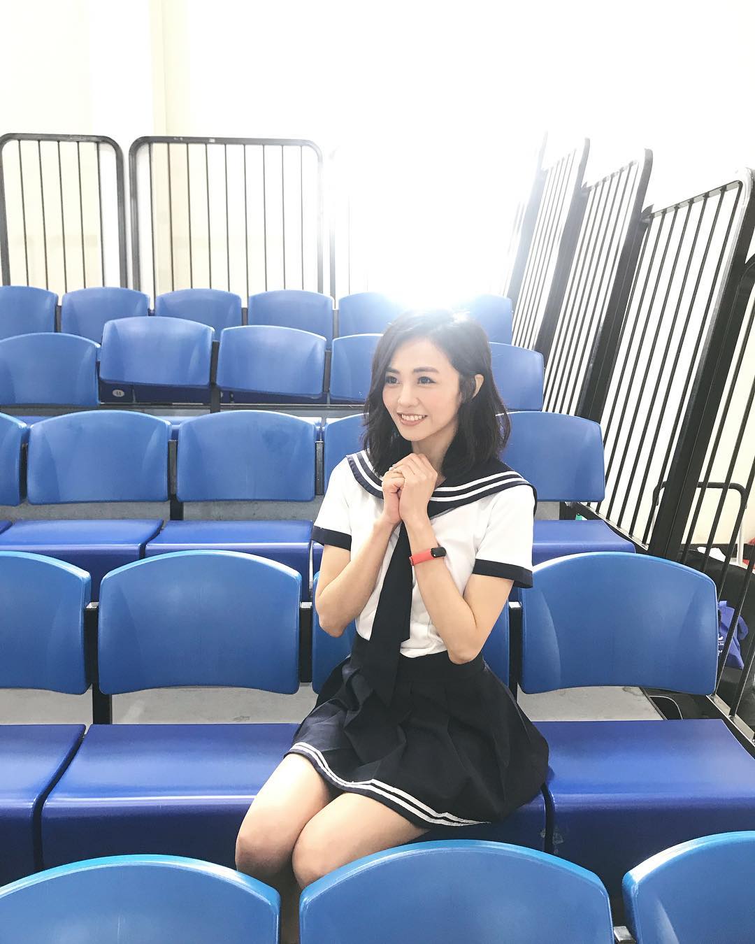 腿神主持美女 安娜 看著他主持會無法專心-第1章-图片8