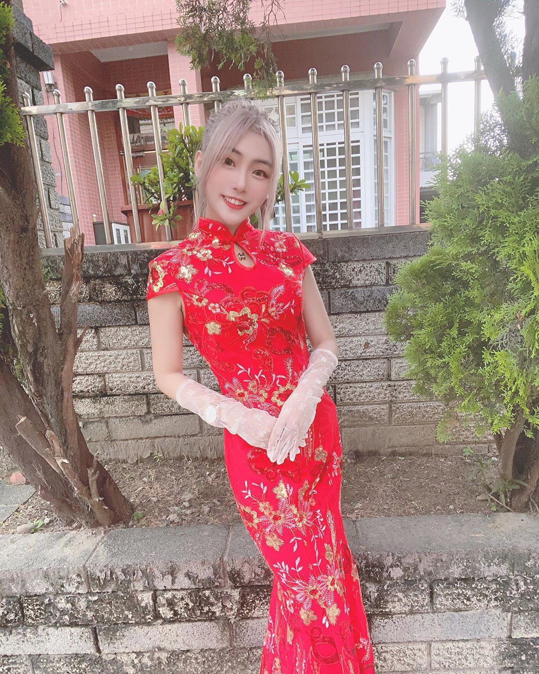 李益其 泳池超火辣視角 渾圓胸型曝光 ...-第1章-图片1