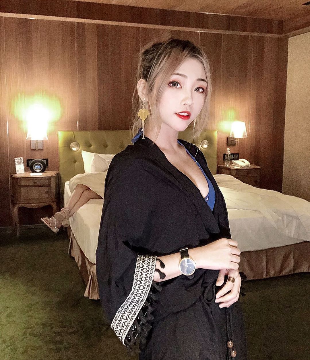 李益其 泳池超火辣視角 渾圓胸型曝光 ...-第1章-图片4