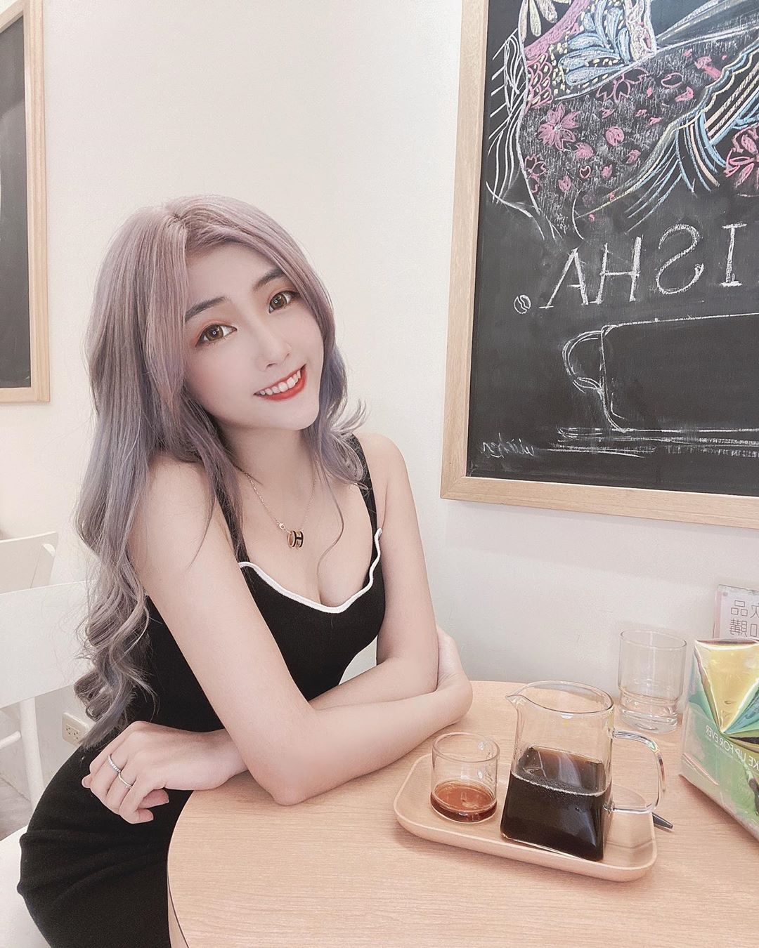 李益其 泳池超火辣視角 渾圓胸型曝光 ...-第1章-图片9