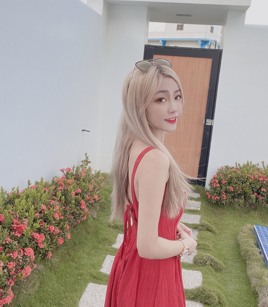 李益其 泳池超火辣視角 渾圓胸型曝光 ...-第1章-图片17