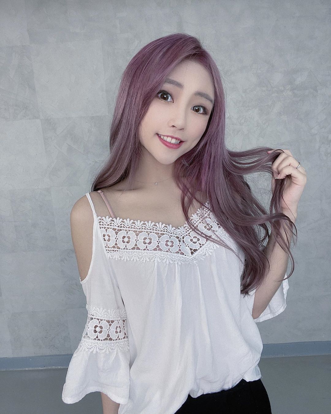 李益其 泳池超火辣視角 渾圓胸型曝光 ...-第1章-图片15