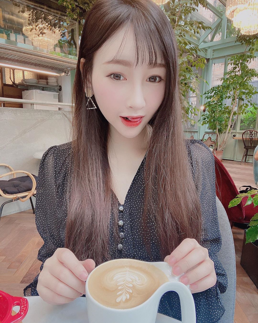 琪琪 身材依舊兇猛火辣大尺度入鏡-第1章-图片2