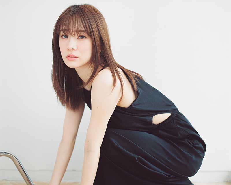 建築系正妹長相甜美氣質空靈~福岡みなみ