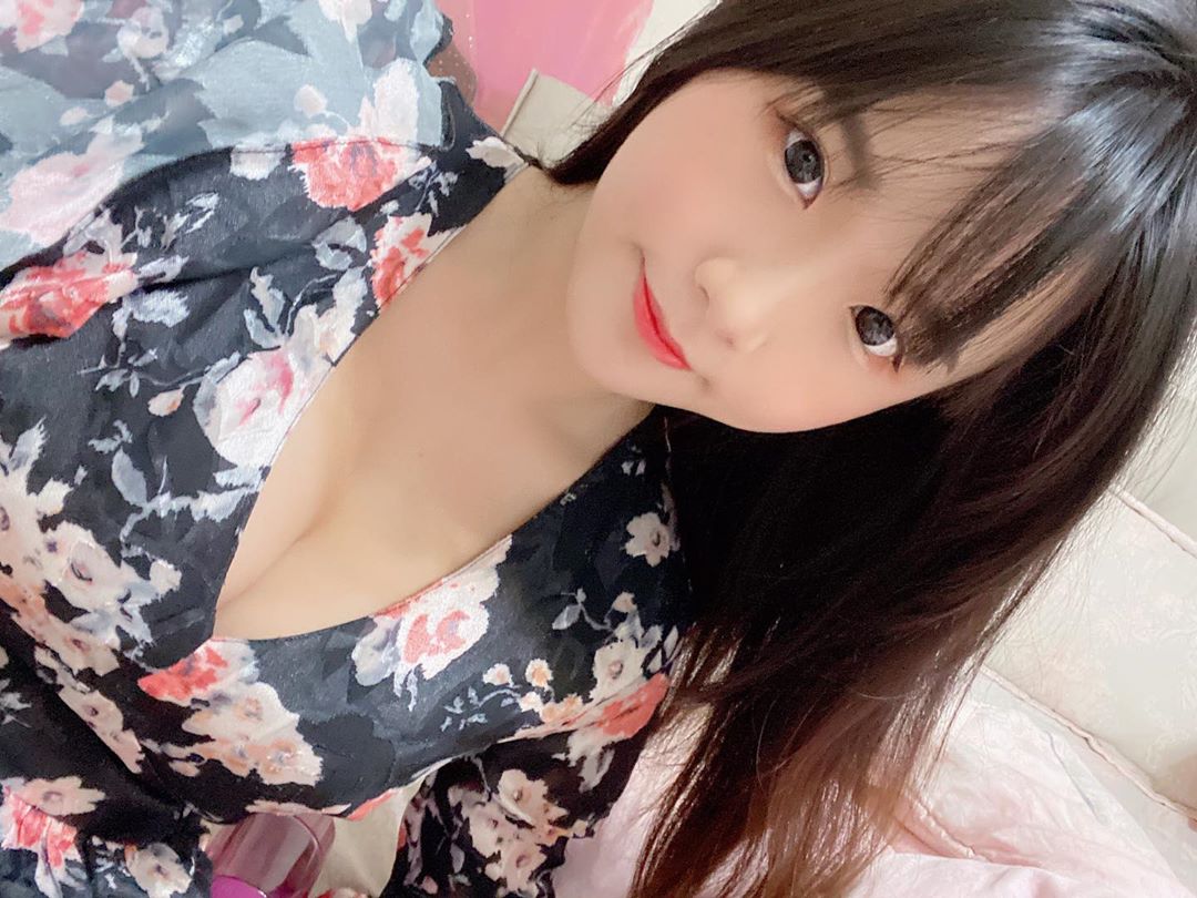 Angela寶7 胸前沈甸甸「兩顆大肉包」實在太完美....-第1章-图片12