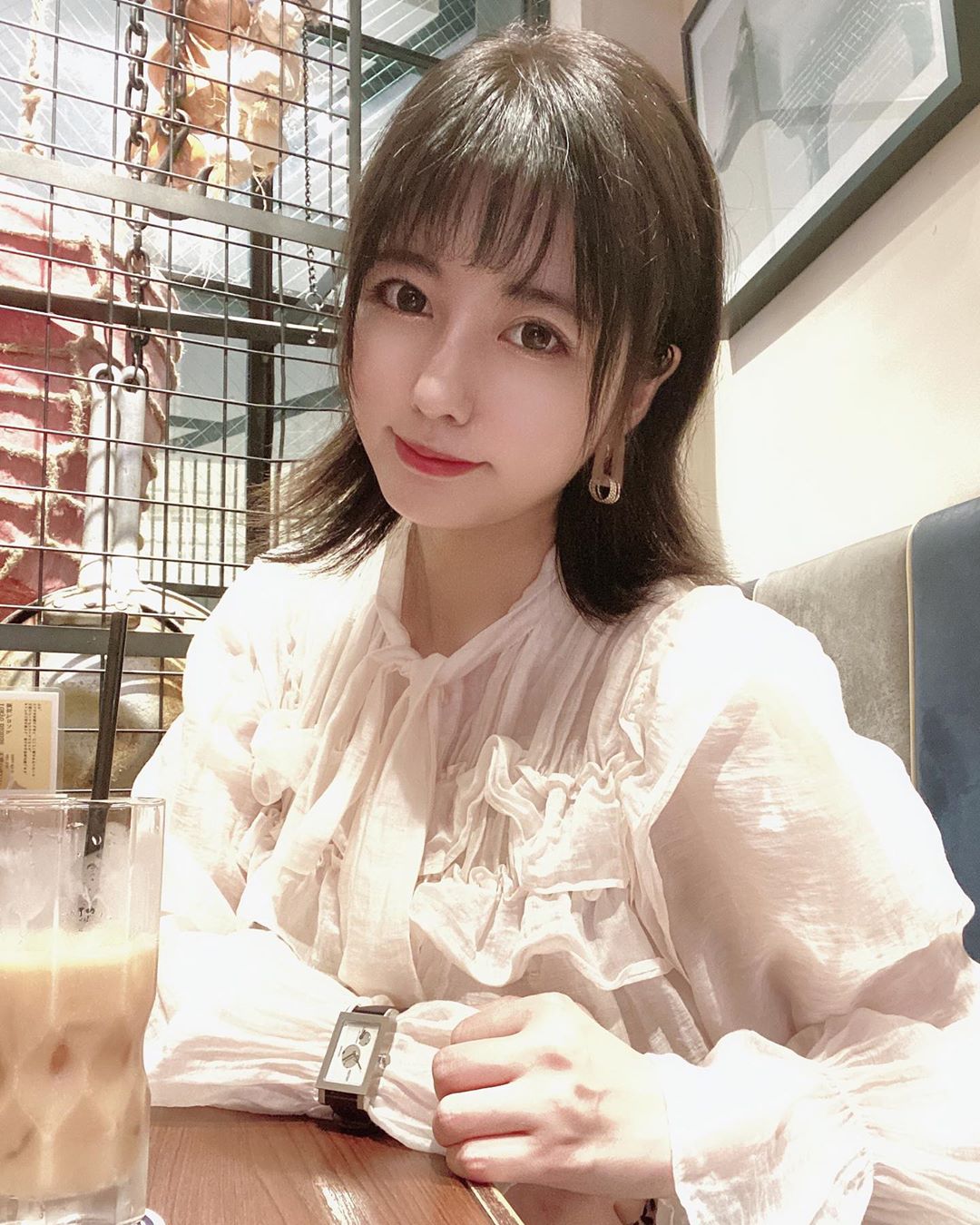 潘家儀Vanessa Pan 白皙美乳外加甜美大眼 看著都快要戀愛-第1章-图片2