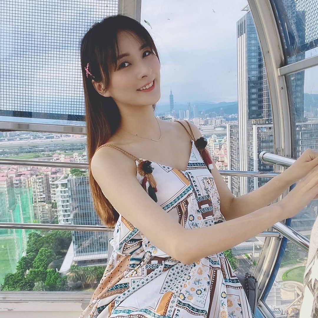 苡菲 清純與性感的交織......眼神好銷魂-第1章-图片2