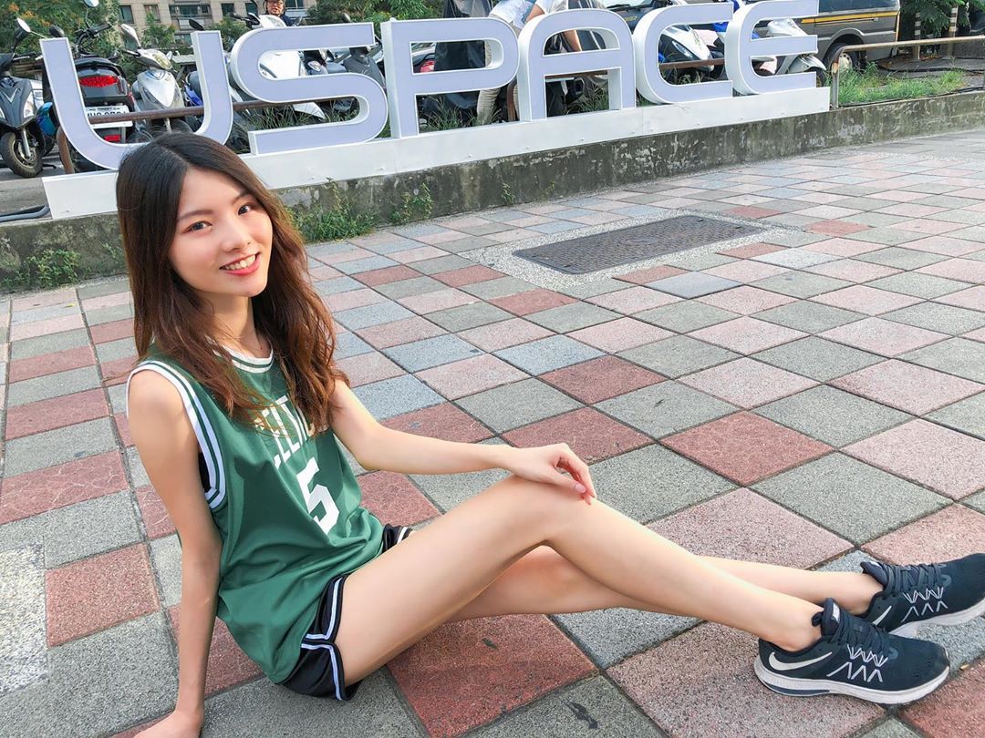 Yvonne 甜美小清新 小露性感就足以讓人陷下去-第1章-图片3