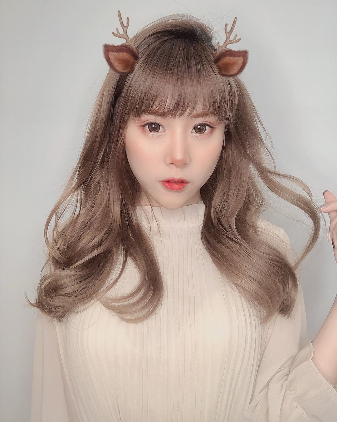 小恰子 高顏值外配上誘人的「美乳」網友暴動:鼻血快止不住啦!-第1章-图片11