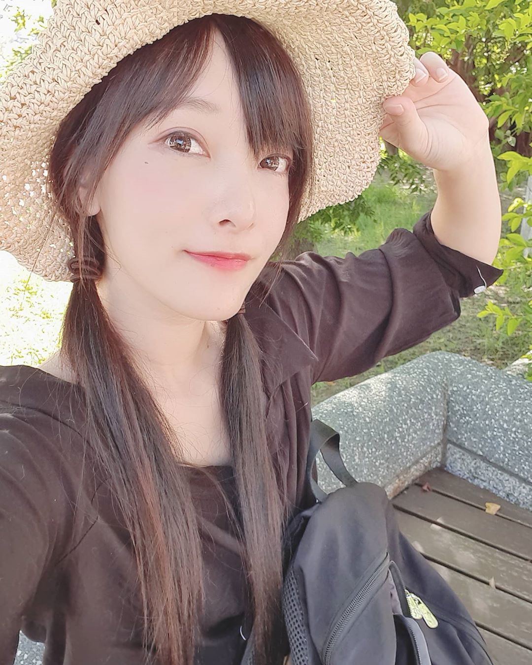 林芙芙Fufu 精緻五官讓人一眼難忘....笑起來讓人戀愛-第1章-图片2